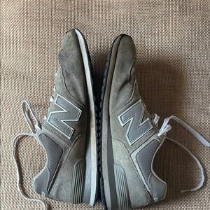 New Balance Men's Athletic Gray Shoes